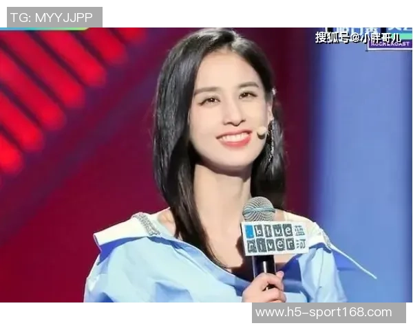 大球后退失足鞋子滑落意外摔倒引发全场哄笑的囧事